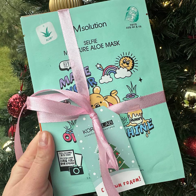 Подарочный набор из 5 тканевых масок Jm Solution, перевязанных лентой