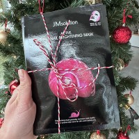 Подарочный набор из 5 тканевых масок Jm Solution, перевязанных лентой