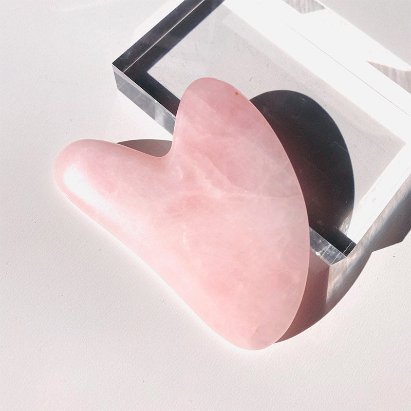 Скребок гуаша V-образной формы из натурального розового кварца AYOUME Massager Guasha Rose Quartz  