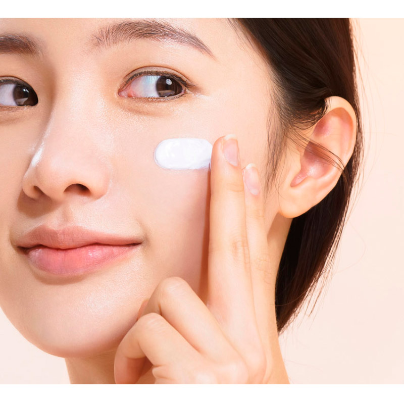 Крем-праймер для выравнивания тона Blithe INBETWEEN Tone-up Priming Cream SPF 43+PA+++ 30мл