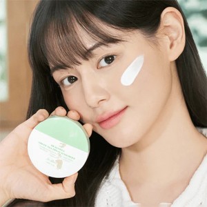 Успокаивающий солнцезащитный крем Dr. Althea Green Tea Fresh Sunscreen SPF50+ PA++++ 45мл
