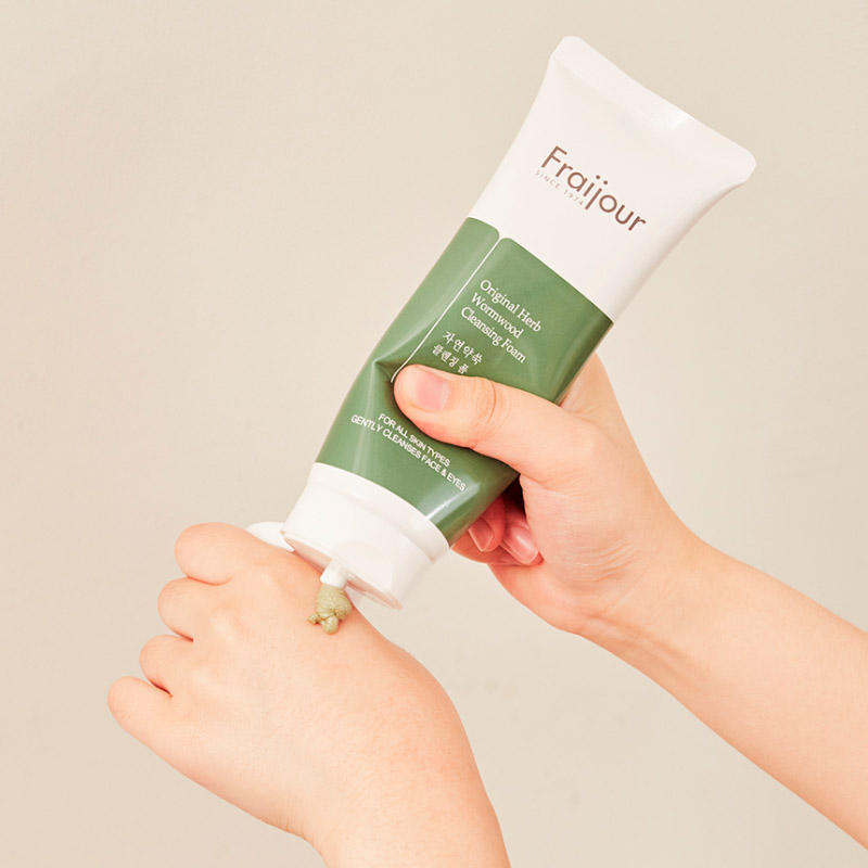 Очищающая пенка с полынью EVAS Fraijour Original Herb Wormwood Cleansing Foam 150мл