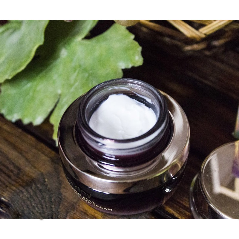 Лифтинг-крем для глаз со стволовыми клетками FARMSTAY Grape Stem Cell Wrinkle Repair Eye Cream 50 мл