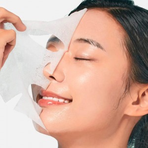 Марлевая маска с экстрактом полыни IsNtree Spot Saver Mugwort Gauze Mask 23 гр
