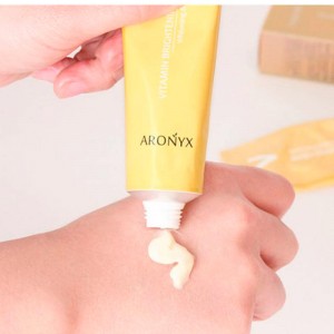 Тонизирующий витаминный крем с пептидами Medi Flower Aronyx Vitamin Brightening Cream 50мл