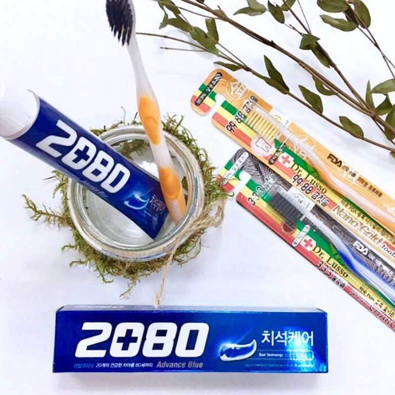 Отбеливающая паста Dental Clinic 2080 Toothpaste Scrub Essence - купить ...