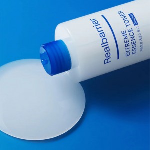 Гиалуроновый тонер-эссенция с церамидами Real Barrier Extreme Essence Toner 200мл