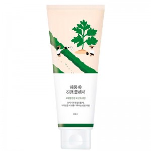 Успокаивающая пенка для умывания с полынью Round Lab Mugwort Calming Cleanser 150мл