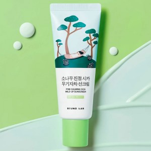 Солнцезащитный крем Round Lab Pine Calming Cica Mild-Up Sunscreen SPF50+ PA++++ 40 мл
