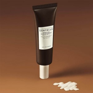 Солнцезащитный крем SKIN1004 Madagascar Centella Probio-Cica Glow Sun Ampoule SPF50+ PA++++ 50мл