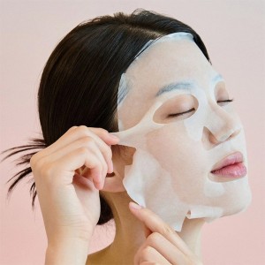 Тканевая маска для сужения пор SKIN1004 Madagascar Centella Poremizing Clarifying Mask 23мл