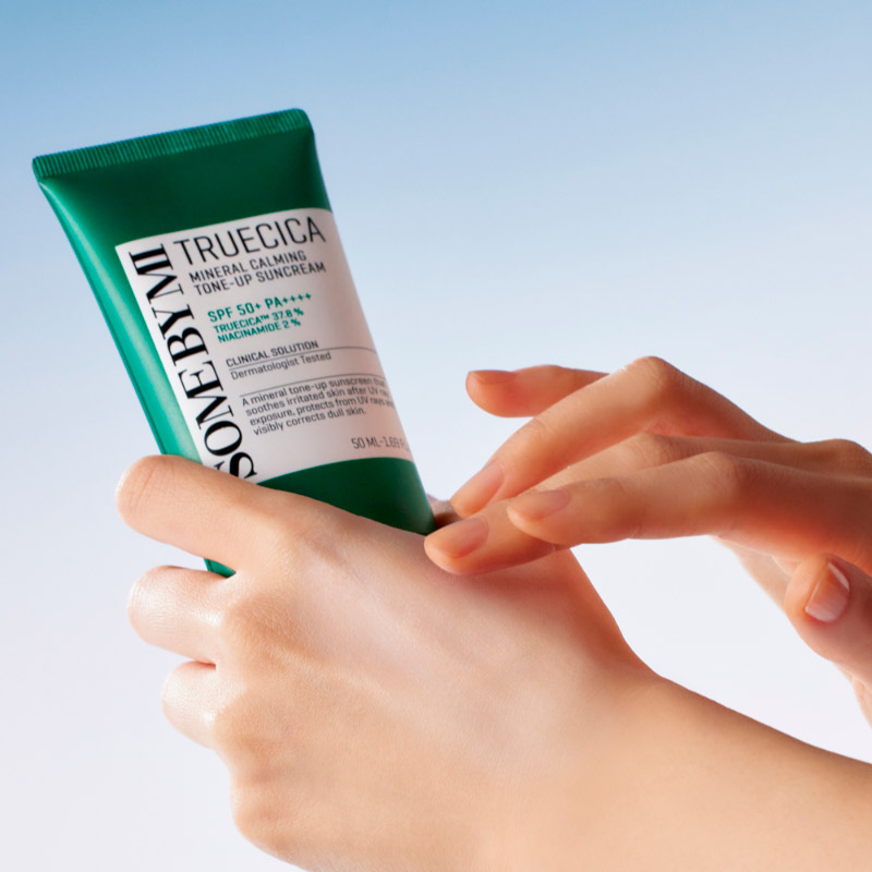 Солнцезащитный минеральный крем SOME BY MI Truecica Mineral Calming Tone-Up Sun cream SPF50+ PA++++ - 50 мл