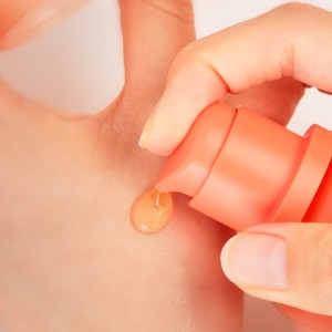 Осветляющая ампульная сыворотка от морщин и пигментации The Saem Urban Eco Golden Berry C Ampoule 30мл