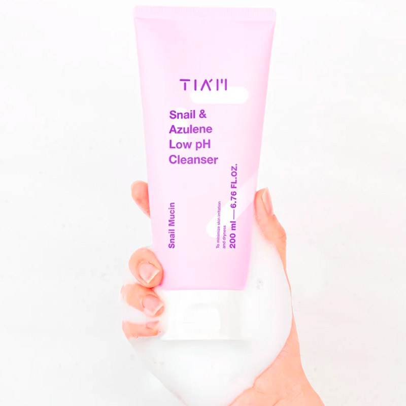 Успокаивающий гель для умывания с муцином TIAM Snail Azulene Low pH Cleanser 200 мл