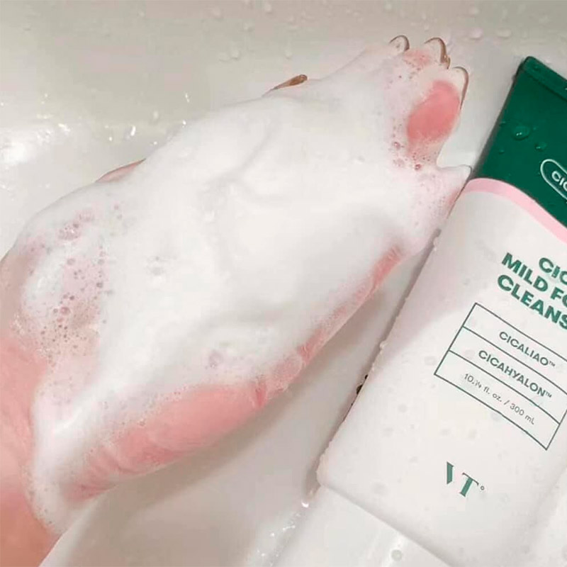 Пенка для чувствительной кожи с центеллой VT Cosmetics Cica Mild Foam Cleanser 300 мл