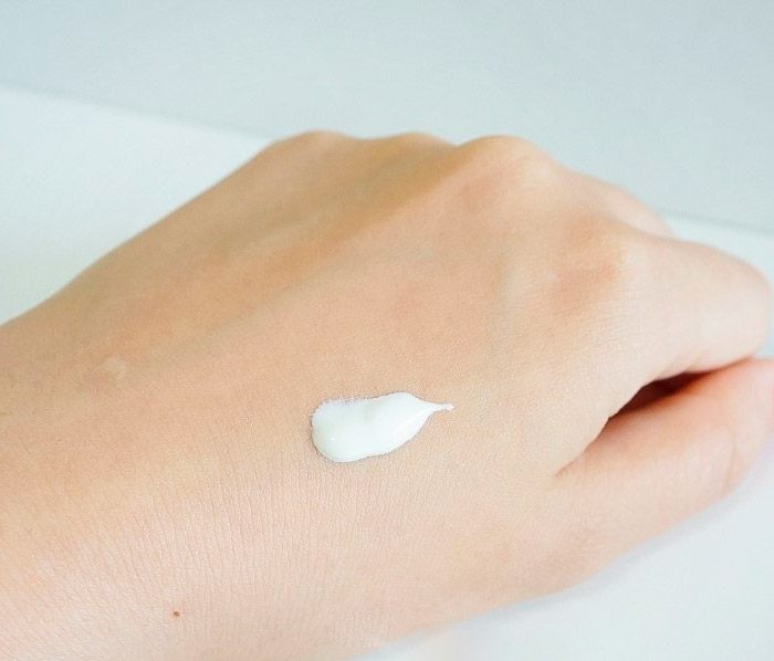 Водостойкий солнцезащитный крем A'PIEU Pure Block Natural Waterproof Sun Cream SPF50