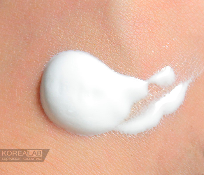 Маска для лица для выравнивания тона SKINFOOD Premium Tomato Milky Face Pack