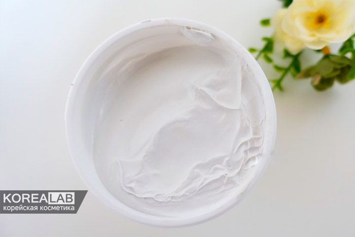 Маска для очищения и сужения пор SKINFOOD Egg White Pore Mask