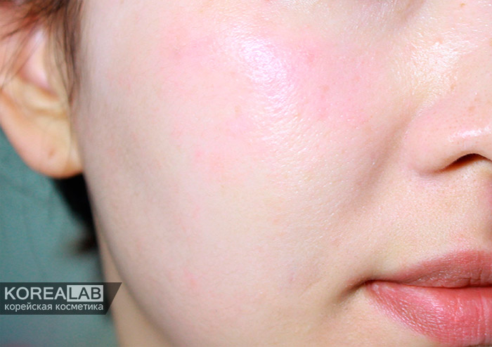 Осветляющий крем для сияния кожи SKINFOOD Tomato Milky Shine Cream