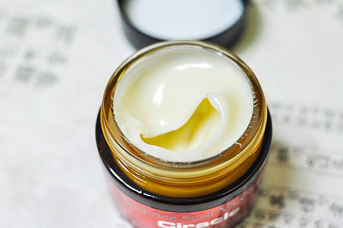 Восстанавливающий крем с муцином улитки CIRACLE Repairing V3 Snail Cream