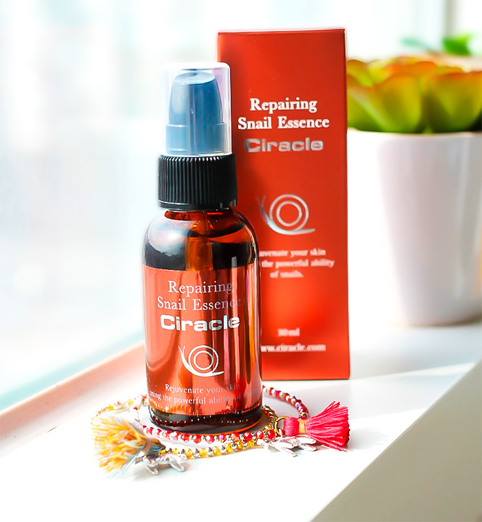 Восстанавливающая эссенция с муцином улитки CIRACLE Repairing Snail Essence