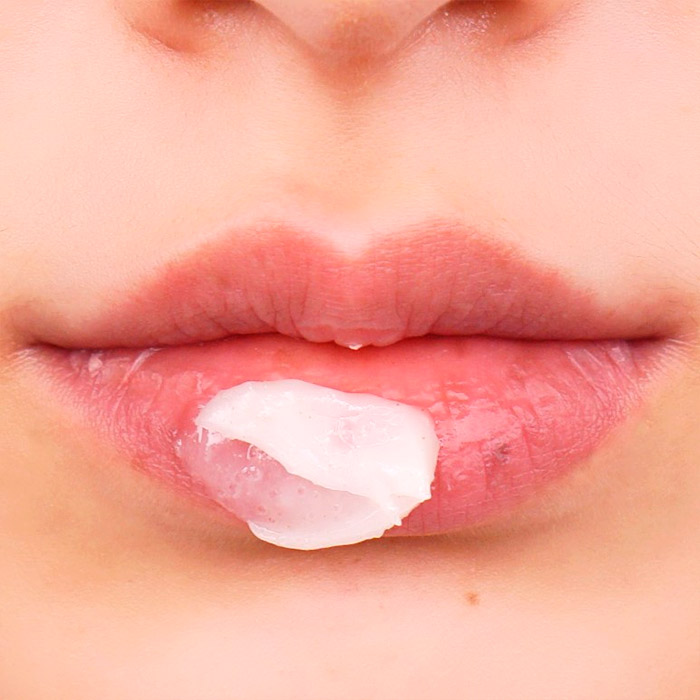 Сахарный скраб для губ RIVECOWE Beyond Beauty Sugar Lip Scrub