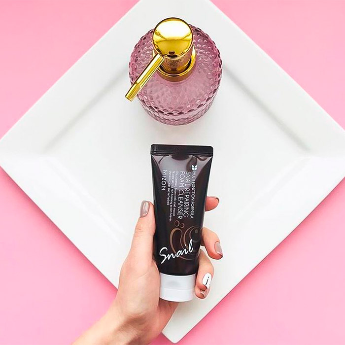 Улиточная пенка для лица MIZON Snail Repairing Foam Cleanser