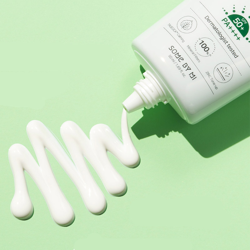 Солнцезащитный минеральный крем SOME BY MI Truecica Mineral 100 Calming Sun Cream SPF50+ PA++++ Солнцезащитный минеральный крем SOME BY MI Truecica Mineral 100 Calming Sun Cream SPF50+ PA++++