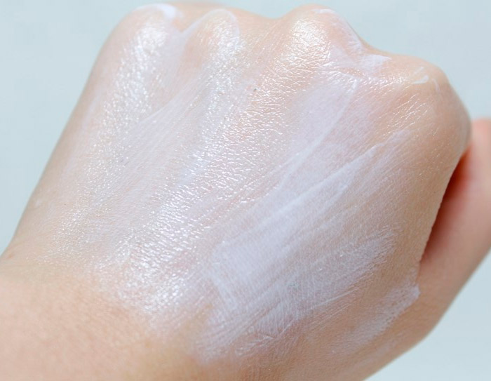 Солнцезащитный минеральный крем SOME BY MI Truecica Mineral 100 Calming Sun Cream SPF50+ PA++++ Солнцезащитный минеральный крем SOME BY MI Truecica Mineral 100 Calming Sun Cream SPF50+ PA++++